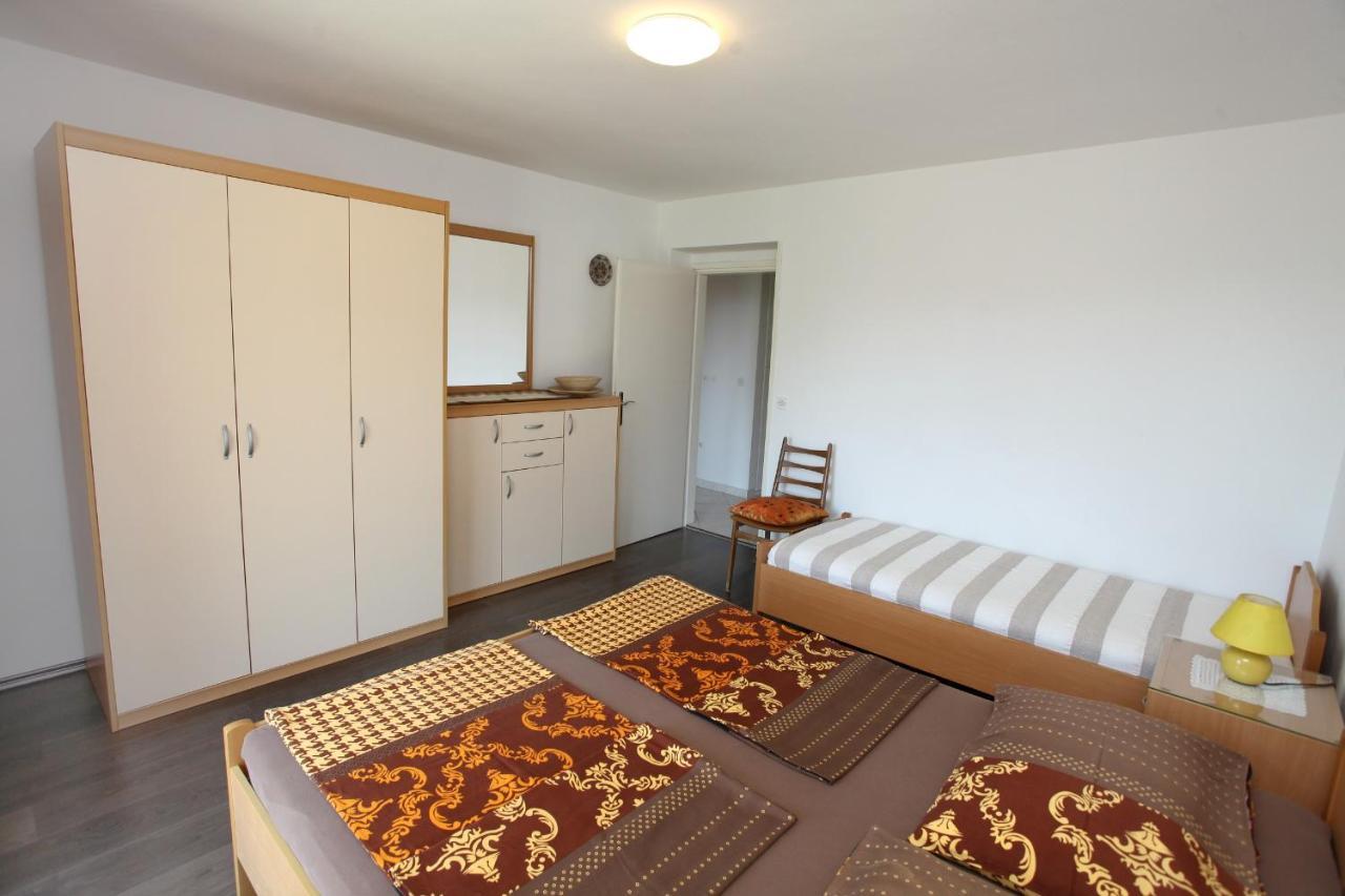 Tatjana'S Guesthouse 포르토로즈 외부 사진