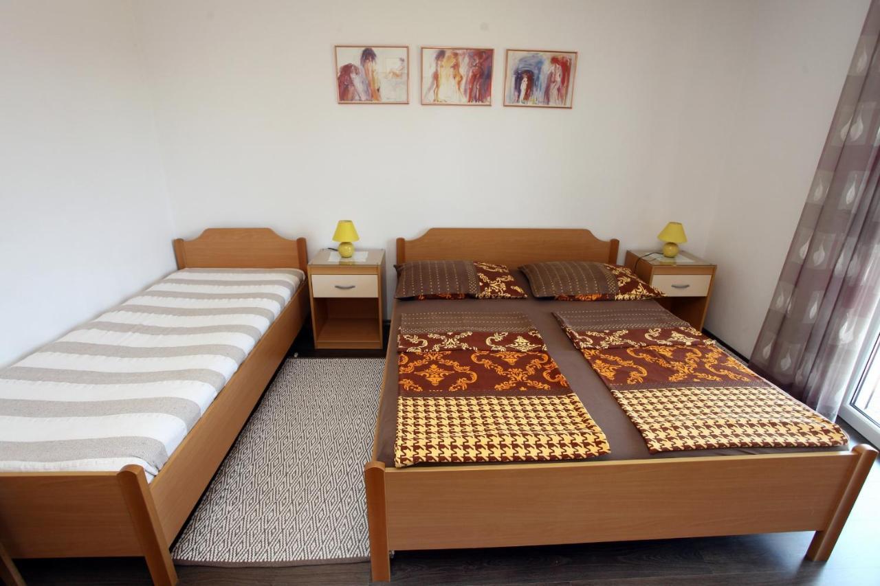 Tatjana'S Guesthouse 포르토로즈 외부 사진