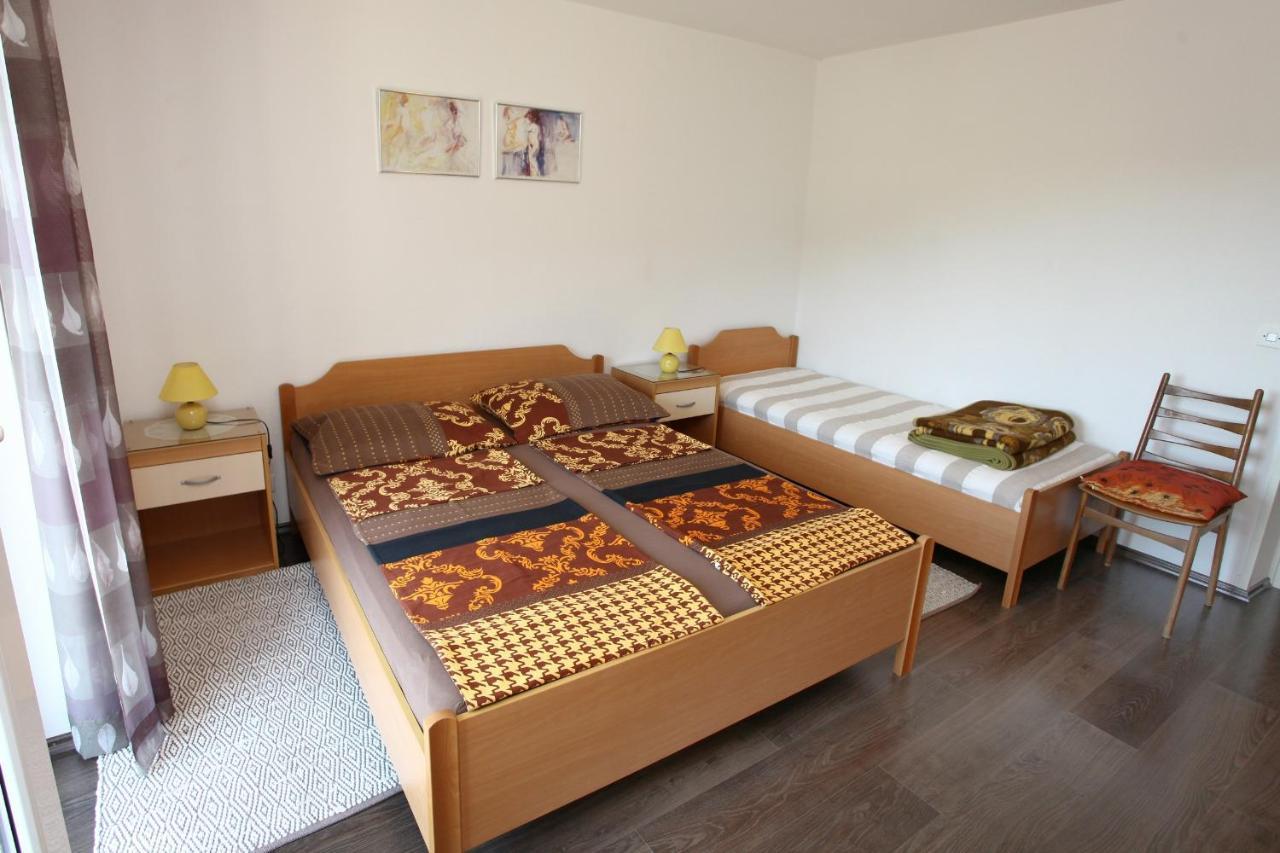 Tatjana'S Guesthouse 포르토로즈 외부 사진